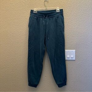 Lululemon women’s sweatpant joggers size 8